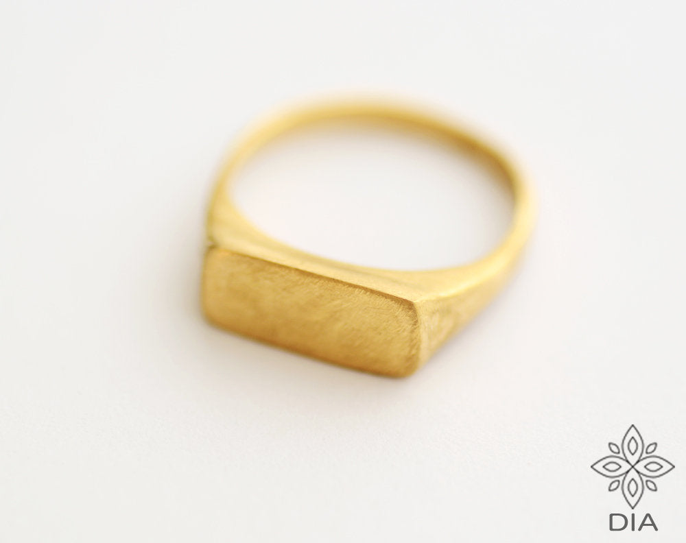 14k Solid Gold Rectangle Signet Ring Pinkie Ring - Violet