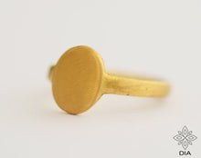 Load image into Gallery viewer, 14k Yellow Gold Signet Oval Ring - Leah
