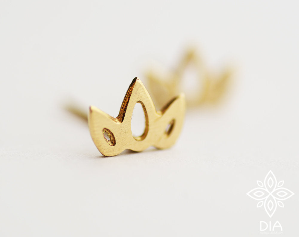 14k Gold Crown Stud Earrings - One Pair - Layla