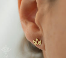 Load image into Gallery viewer, 14k Gold Crown Stud Earrings - Layla
