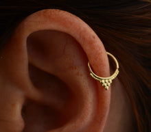 Load image into Gallery viewer, 14k Gold Dotted V Hoop Ring

