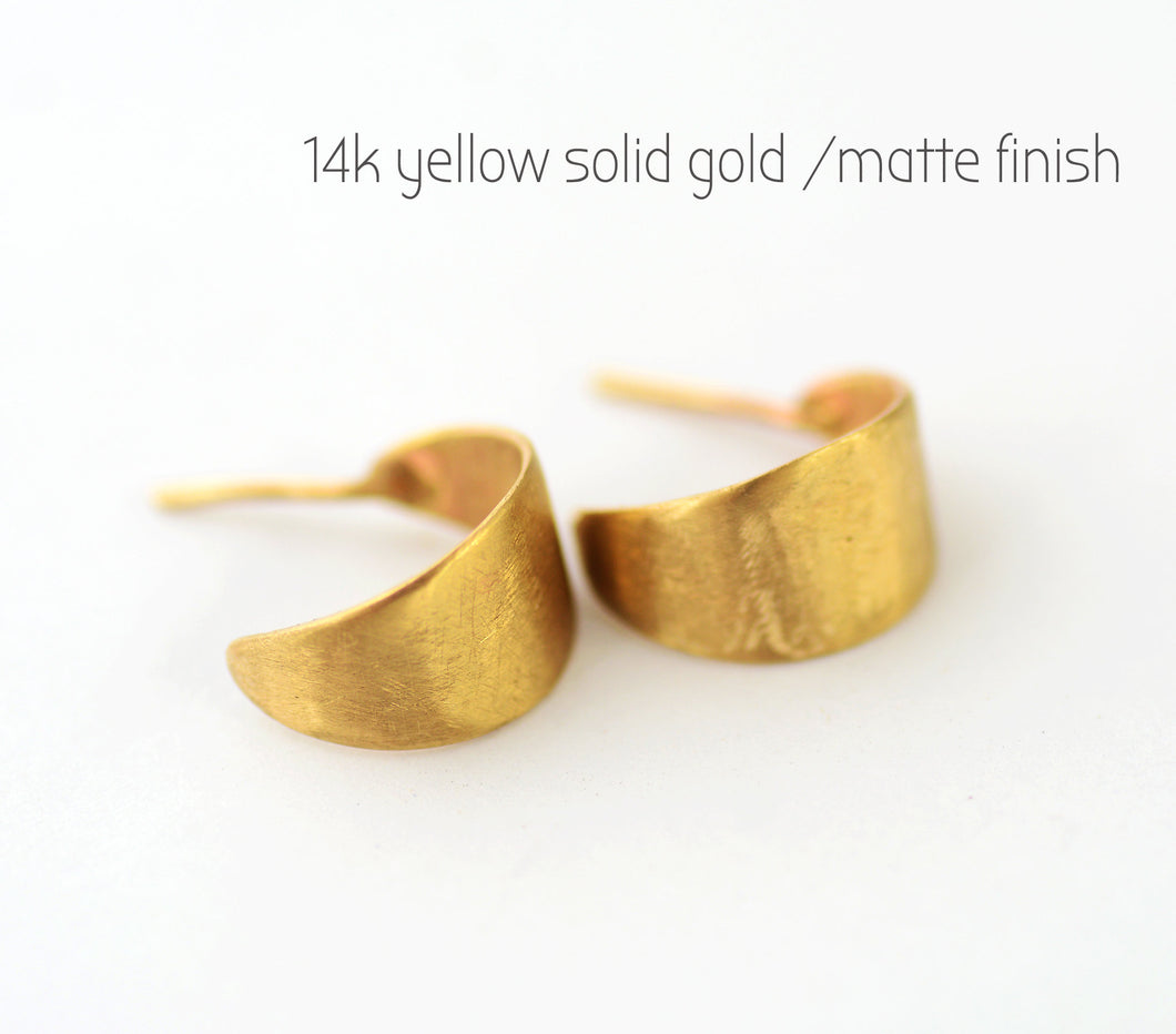 14K Gold Hoop earrings - One Pair - Eleanor