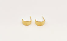 Load image into Gallery viewer, 14K Gold Hoop earrings - One Pair - Eleanor
