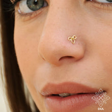Load image into Gallery viewer, 14k Gold Tiny Flower Nose Stud - Avery
