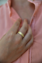 Load image into Gallery viewer, 14k Gold Wedding Ring Band Dainty Flower - Madison
