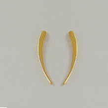 Load image into Gallery viewer, 14k Solid Gold Minimalist Ear Climber Earring - Genesis
