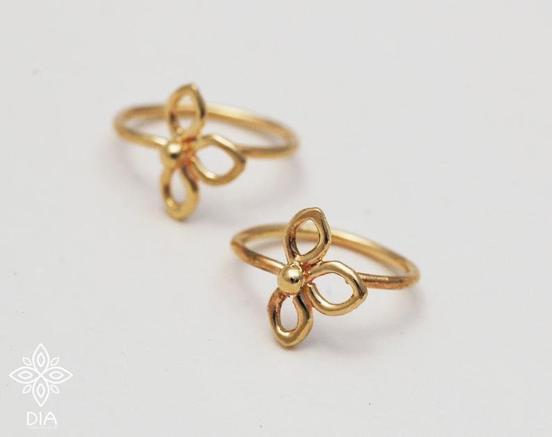 14k Gold Tiny Flower Hoop Earrings