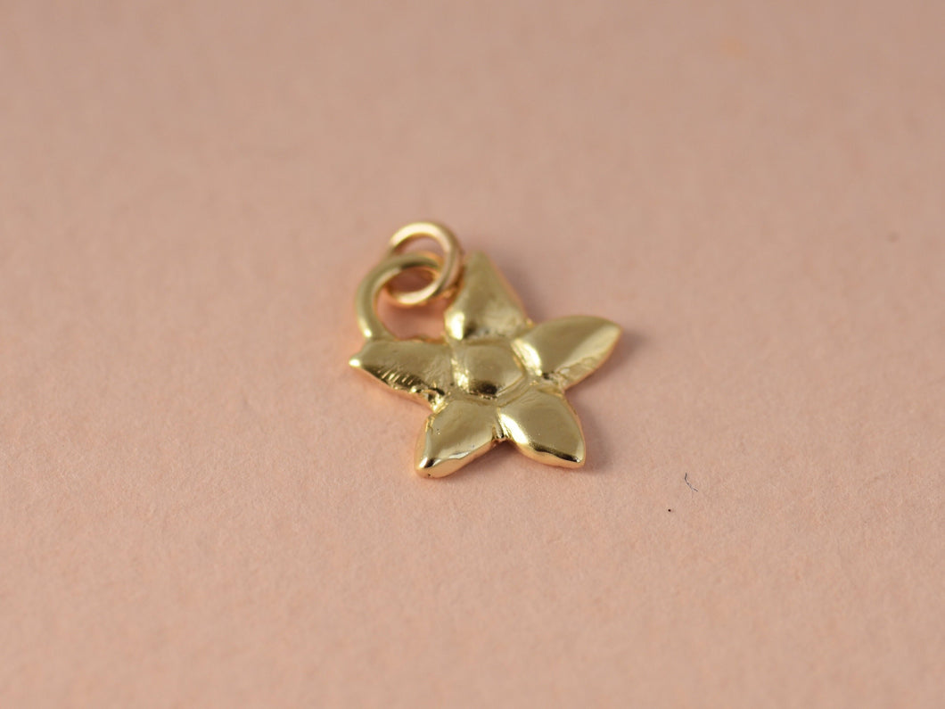 14k Gold Dainty Flower Pendant